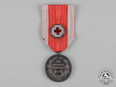 Military Merit Medal (with red cross on ribbon) Obverse