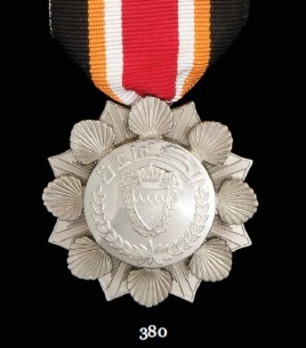  Order of Achievement (Wisam al-Amajat), II Class