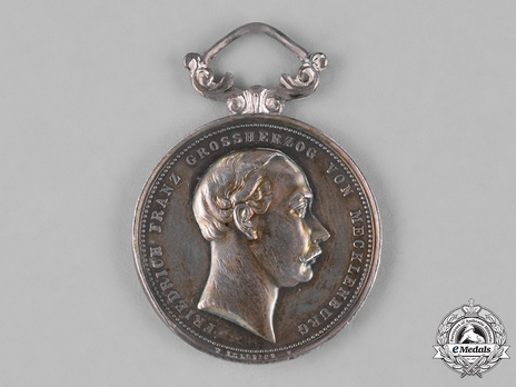 Civil Merit Medal, Type V (for civilians) Obverse
