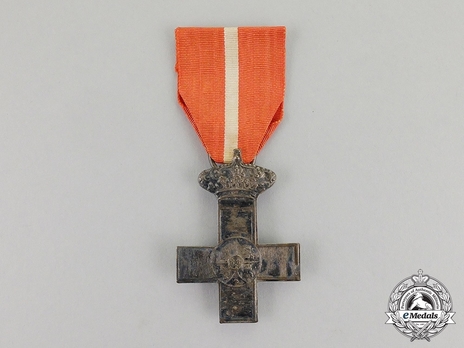 Silver Cross (red distinction with Royal Crown) Obverse
