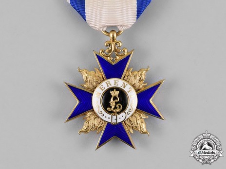 Order of Military Merit, Civil Division, III Class Cross (in silver gilt) Obverse