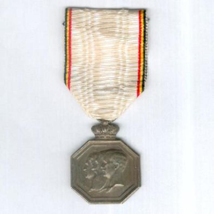 Silvered bronze medal obv1