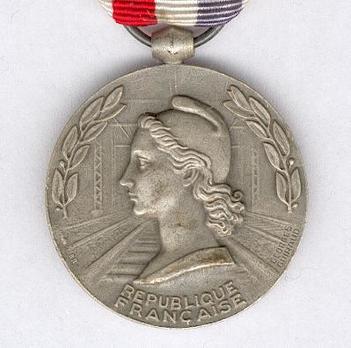 Silver Medal (stamped "CH. FAVRE-BERTIN," 1939-1953) Obverse