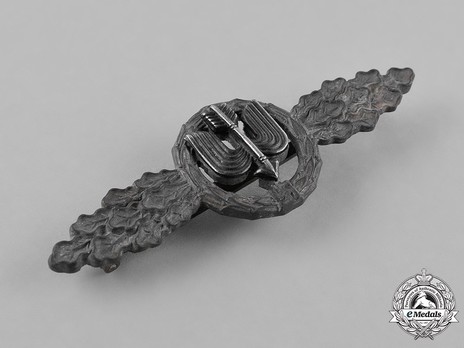 Long-Range Day Fighter Clasp, in Bronze Obverse