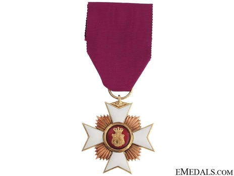 Princely Honour Cross, Civil Division, II Class Cross (in gold) Obverse