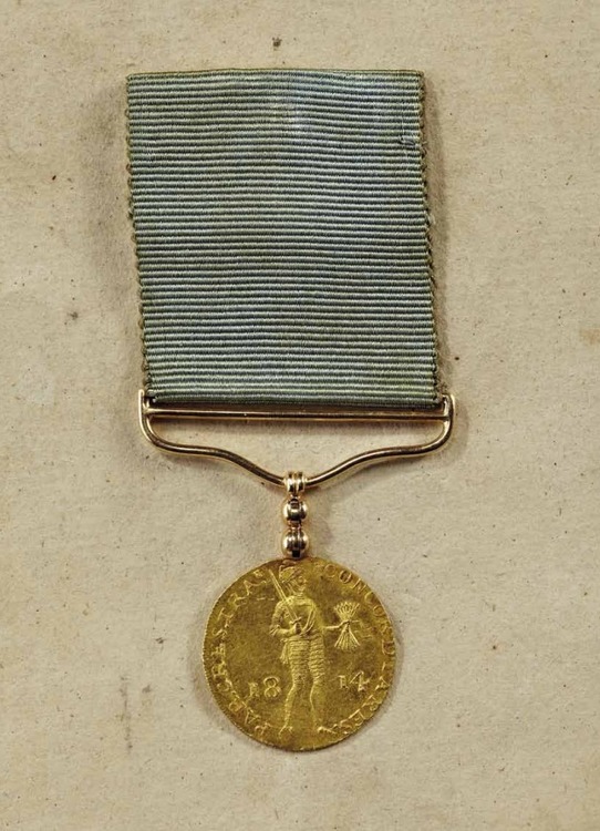 Waterloo+honour+%28ducat%29+medal+1915%2c+obv+