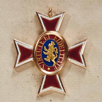 House Order of the Golden Lion, Type II, Knight's Cross Obverse