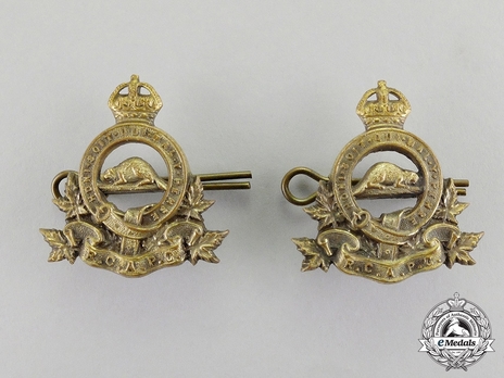 Army Pay Corps Officers Collar Badge Obverse