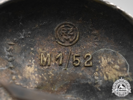 Allgemeine SS Metal Cap Death's Head Type II, by Deschler Detail
