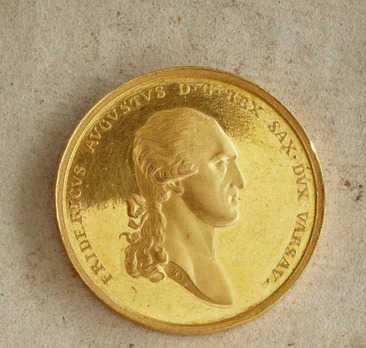 Medal for Art and Science "BENE MERENTIBVS", Type I, in Gold, Large Obverse