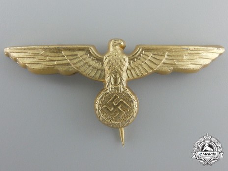 Kriegsmarine 2nd Pattern Gilt Metal Cap Eagle Insignia Obverse