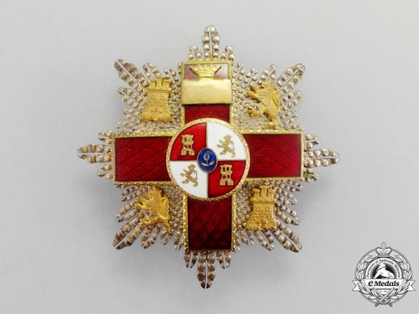 3rd Class Breast Star (red distinction) (with coat of arms of Castile and Leon, and Imperial Crown) Obverse