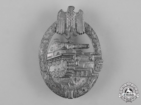 Panzer Assault Badge, in Silver, by K. Wurster Obverse