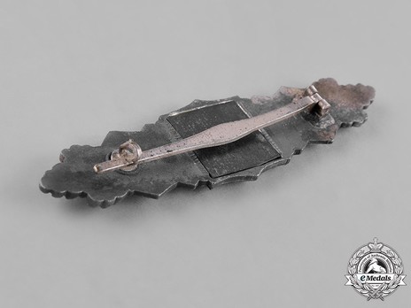 Close Combat Clasp, in Silver, by Hymmen Reverse
