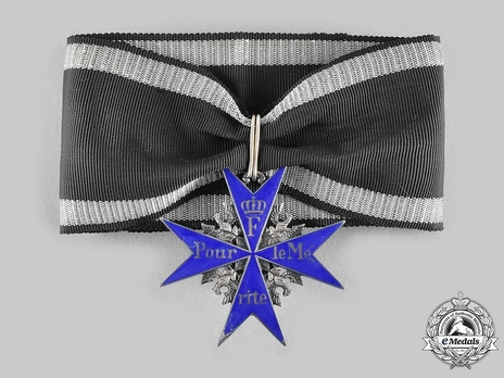 Pour le Mérite, Cross (Weimar Republic version) Obverse