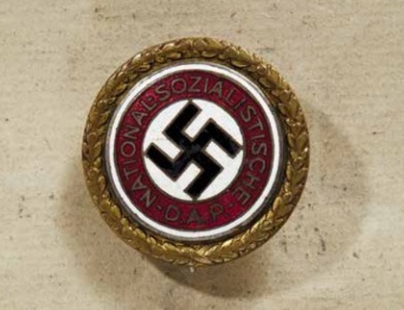 NSDAP Golden Party Badge, with Date of Issue (large) Obverse