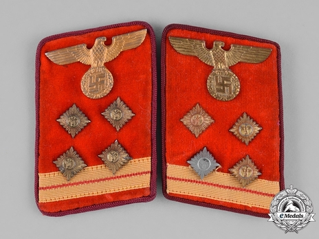 NSDAP Haupt-Gemeinschaftsleiter Type IV Gau Level Collar Tabs Obverse
