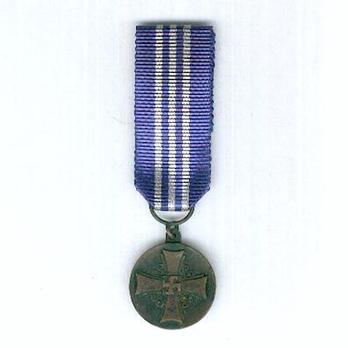 Miniature Lotta Svärd Medal of Merit Obverse
