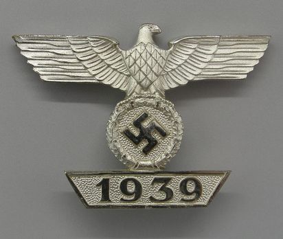 Clasp to the Iron Cross I Class, Type II, by H. Wernstein (L/17) Obverse