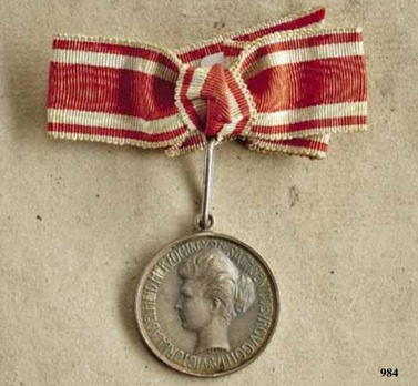 Medal for Female Merit, Type II, in Silver Obverse
