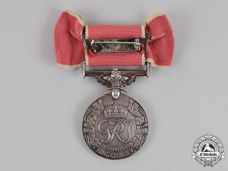 Silver Medal (for civilians, with King George VI "GRI" cypher) (for ladies) Obverse