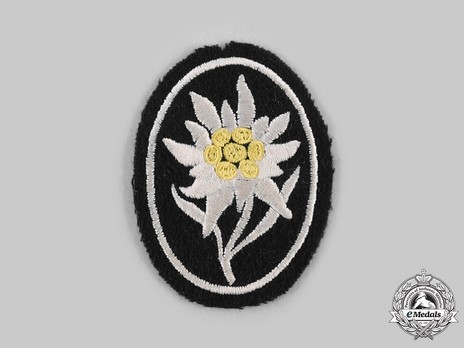 Waffen-SS Edelweiss Sleeve Insignia Obverse