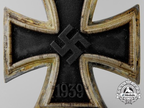 Knight's Cross of the Iron Cross, by C. E. Juncker (lazy 2) Obverse