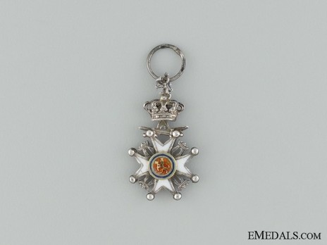 Miniature Order of St. Olav, Knight II Class, Military Division Obverse