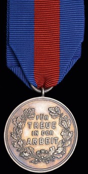 Medal for Loyal Service within Labour Reverse