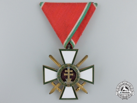 Hungarian Order of Merit, Knight, Military Division Obverse