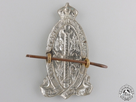 Le Regiment De Chateauguay Other Ranks Cap Badge Reverse