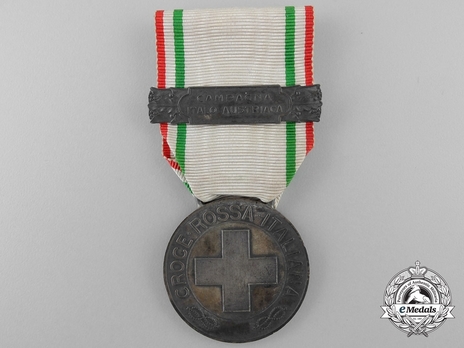 Italian Red Cross Medal of Merit, in Silver Obverse