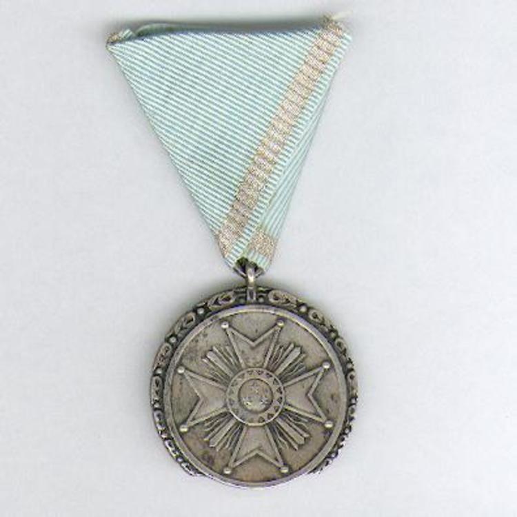 Order+of+the+three+stars%2c+silver+medal+%28in+silver%29+1