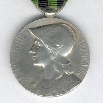 Medal (stamped "GEORGES LEMAIRE") (Silvered bronze by Arthus-Bertrand & Cie) Obverse