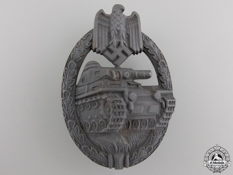 Panzer Assault Badge, in Bronze, by K. Wurster (in zinc) Obverse