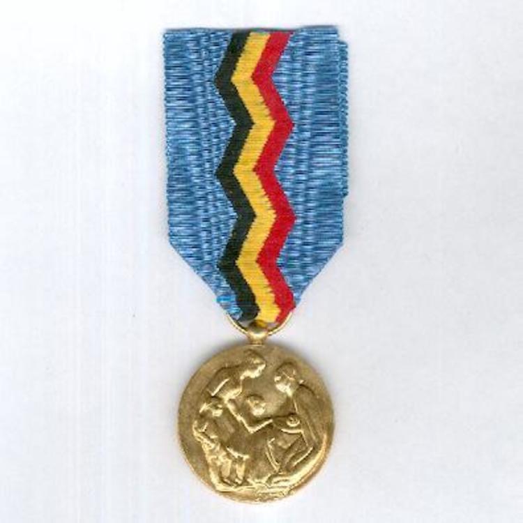 Gilded bronze medal obv18