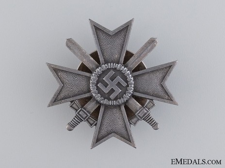 War Merit Cross I Class with Swords, by P. Meybauer (L/13, tombac, screwback) Obverse