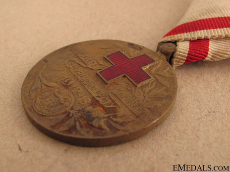 Red Cross Medal, in Gold Obverse