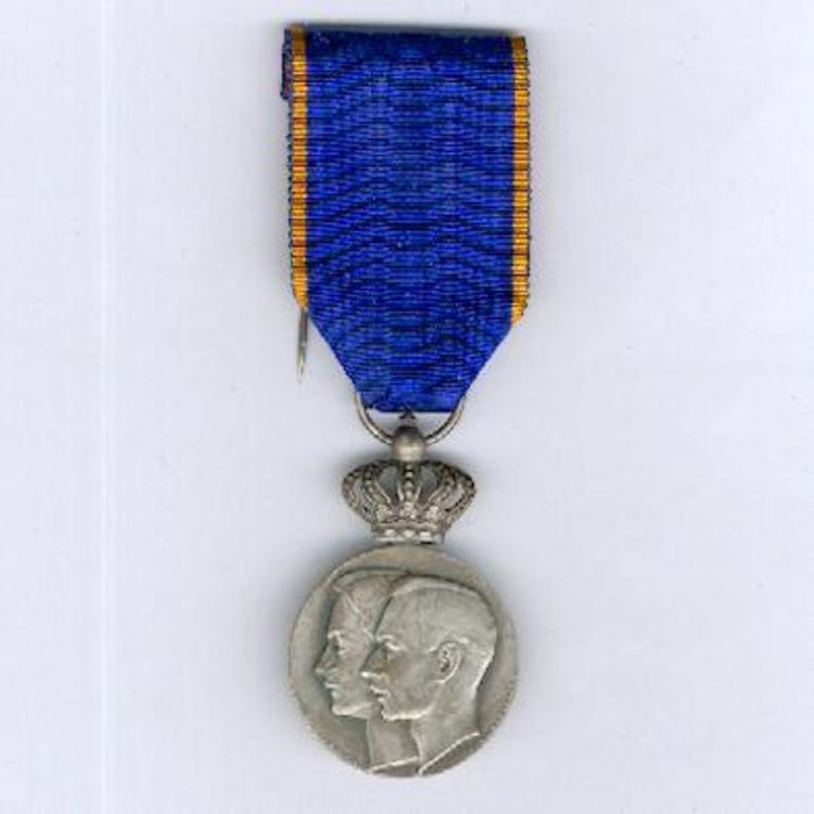 Silvered bronze medal o12