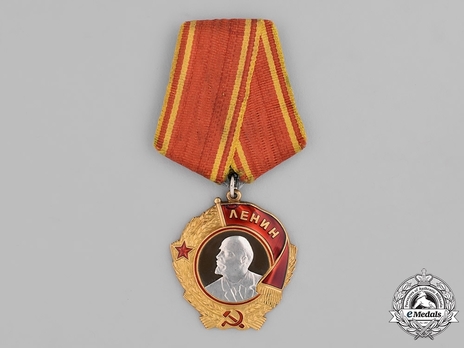 Order of Lenin Gold Medal (Variation I) Obverse
