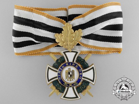 Order of the Royal House, Type II, Military Division, Commander's Cross Obverse