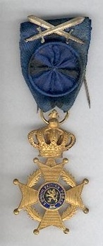 Officer (with swords clasp, 1915-1951) Obverse