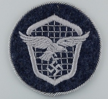 Luftwaffe Motor Vehicle Driver Insignia (Grey Piped) Obverse