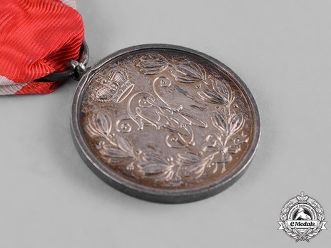 Military Merit Medal (with red cross on ribbon) Obverse