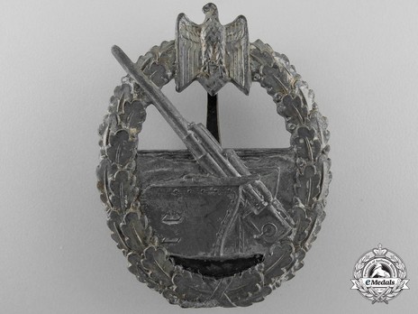 Coastal Artillery War Badge, by C. E. Juncker (in zinc) Obverse
