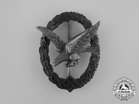 Air Gunner & Flight Engineer Badge, by W. Deumer (in zinc) Obverse