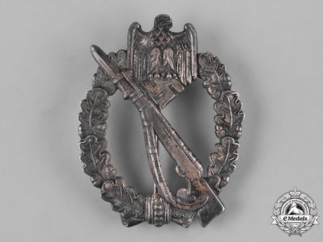 Infantry Assault Badge, by R. Simm (in silver) Obverse