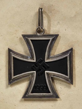 Grand Cross of the Iron Cross (by Juncker, L/12 800) Obverse
