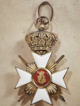 Princely Honour Cross, Military Division, I Class Cross (with crown, in gold) Obverse