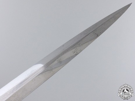 Luftwaffe Stöcker & Co.-made 2nd pattern Dagger Blade Tip Detail
